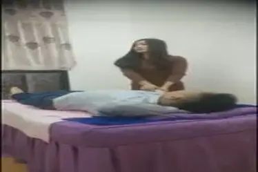 Pijat Terapis Seksi Berlanjot Bersetubuh Hot